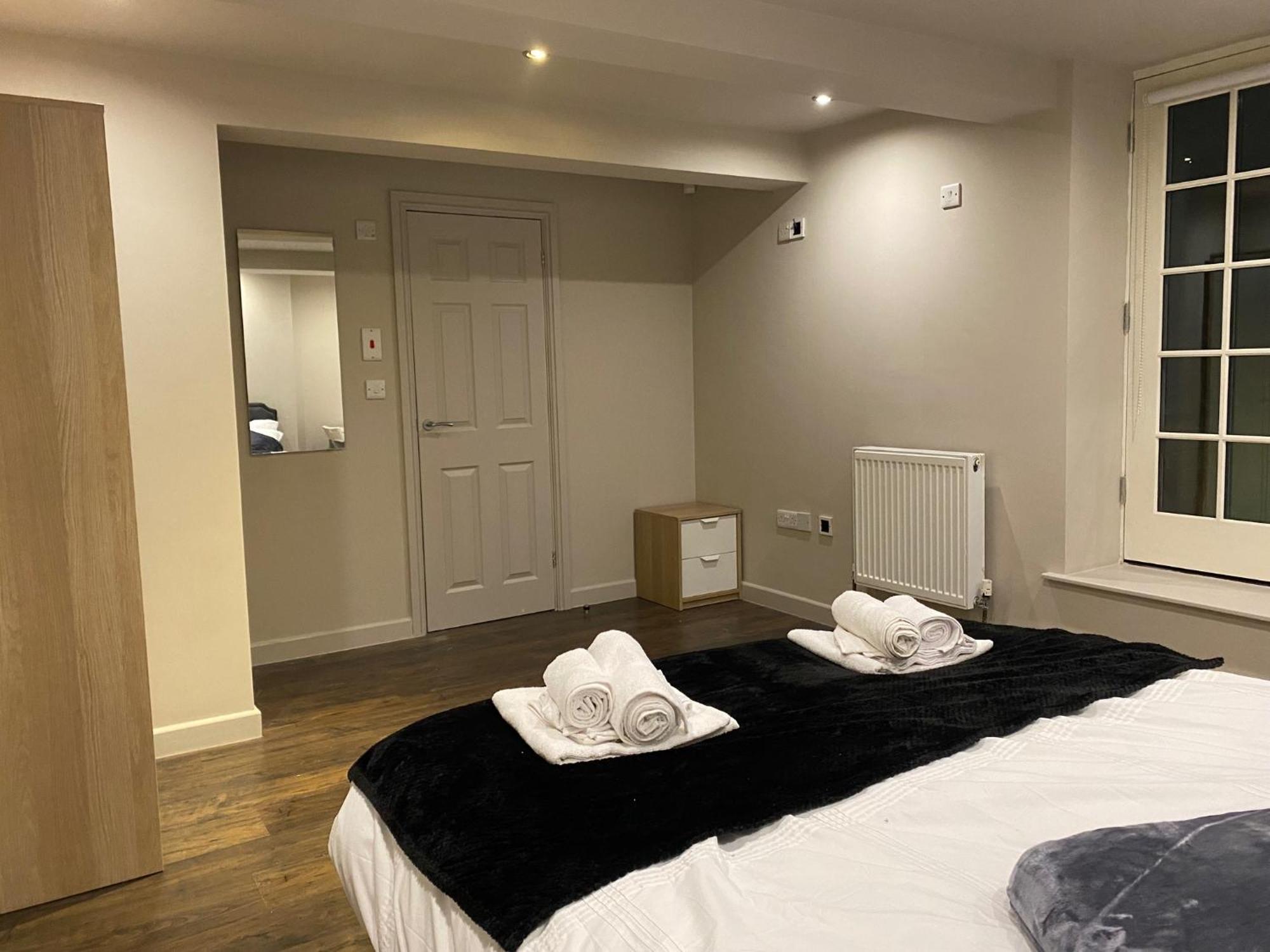 Stunning King Suite Apartment In The Heart Of Leeds City Center ภายนอก รูปภาพ