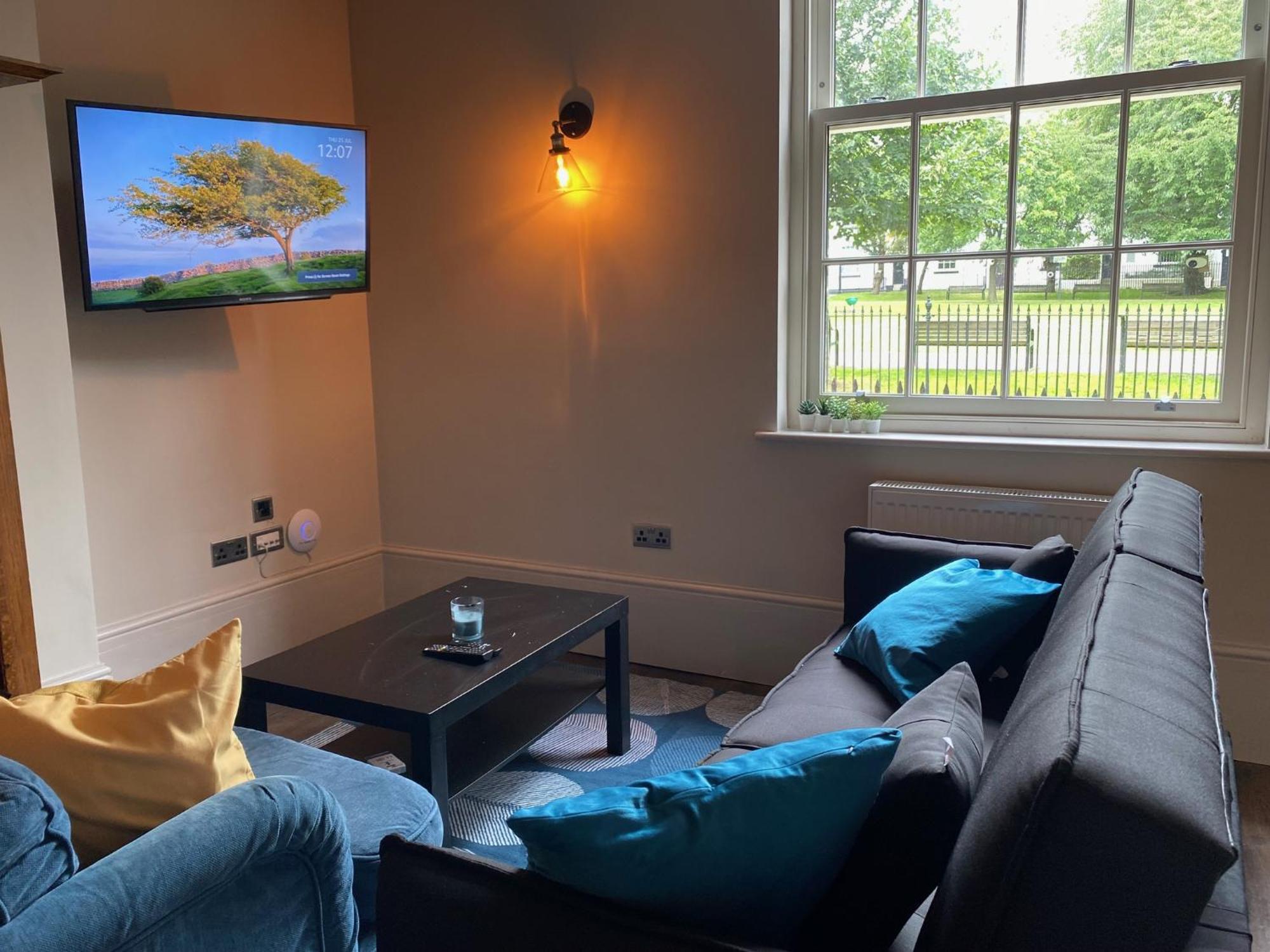 Stunning King Suite Apartment In The Heart Of Leeds City Center ภายนอก รูปภาพ