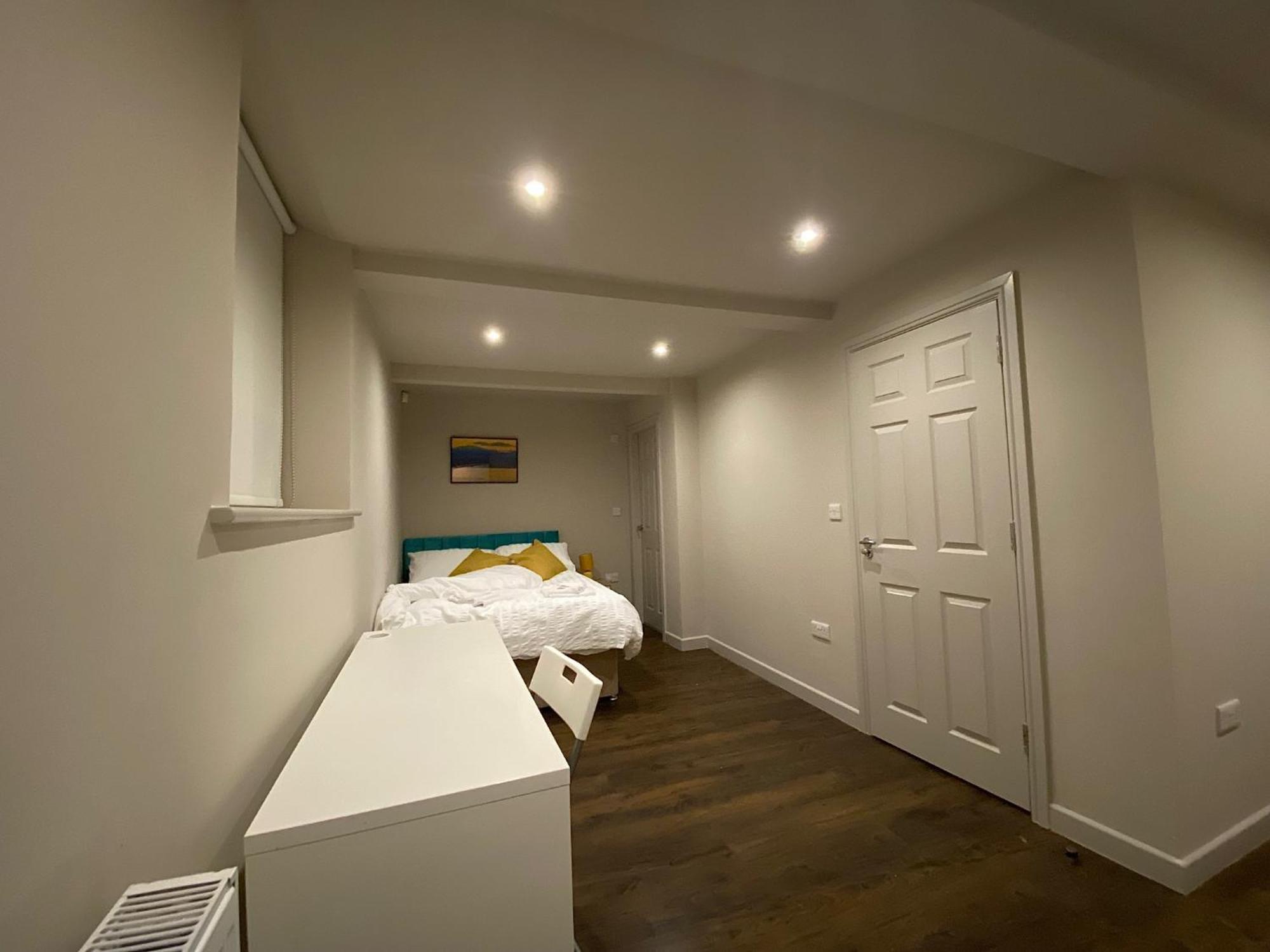 Stunning King Suite Apartment In The Heart Of Leeds City Center ภายนอก รูปภาพ